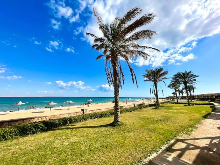 Breathtaking Luxury & Spacious Family 2-Bed 1St Row Seaview At Stella Seaview Sokhna Ain Suchna Exterior foto